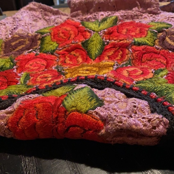 Beautiful & Unique Eyelet Embroidery Handbag - Picture 5 of 5